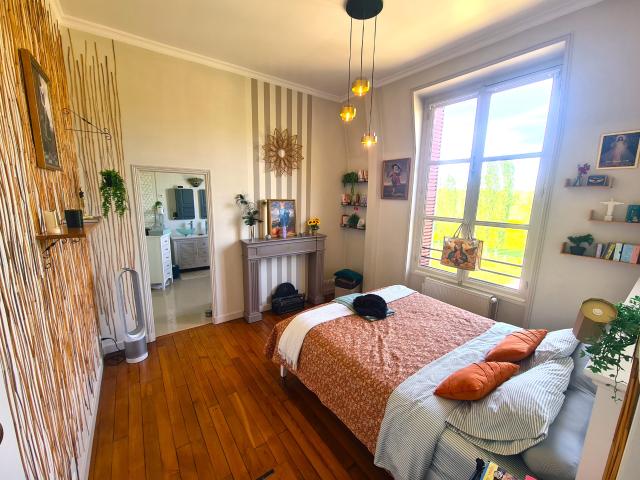 Appartement T3 de charme au Château de Villette Nord de Senlis Vue parc et lac