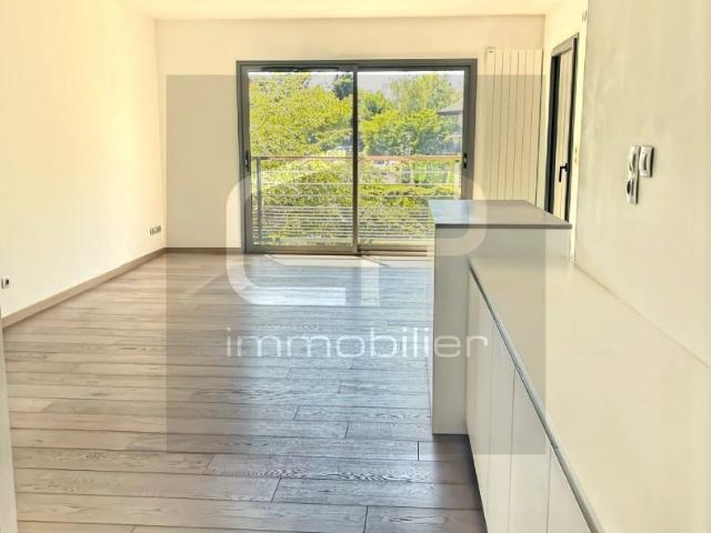 Appartement T3 de standing de 72 m² avec terrasse – Annecy Albigny – À deux pas du lac