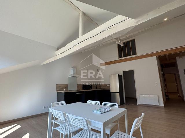 Appartement T3 duplex 101m2 Centre ville Vic en Bigorre