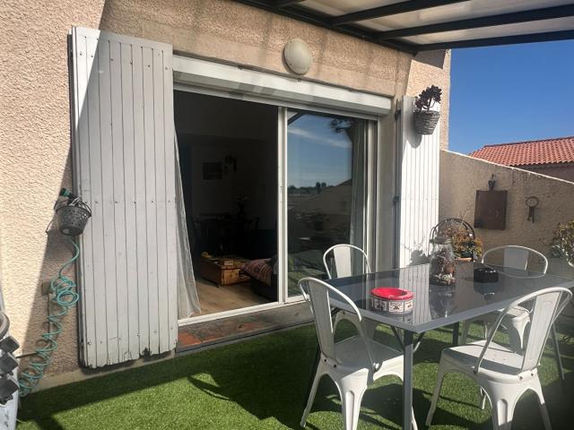 Appartement T3 duplex 62 m2 avec terrasse et 2 parkings à Plan de Cuques