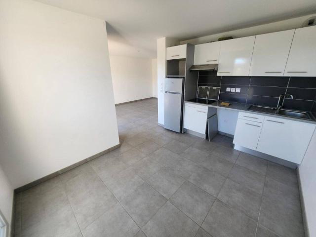 Appartement T3 DUPLEX 68m² avec terrasse, double parking