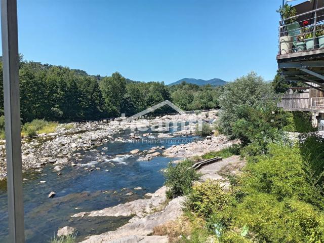 appartement T3 en bord de rivière 95m² Ucel