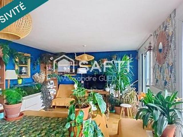 APPARTEMENT T3 EN DERNIER ETAGE AVEC GRAND BALCON + CAVE