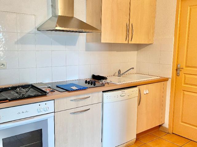 Appartement T3 en Duplex 80 m² environ, 2 chambres, terrasse, garge, parking