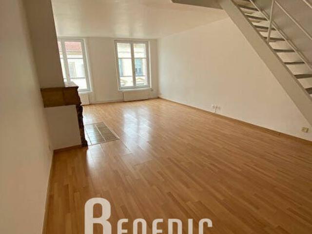 Appartement T3 en duplex cuisine équipée Vieille Ville