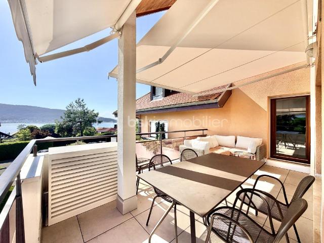 Appartement T3 en duplex avec cave et garage, à 2 pas du lac à Veyrier du Lac