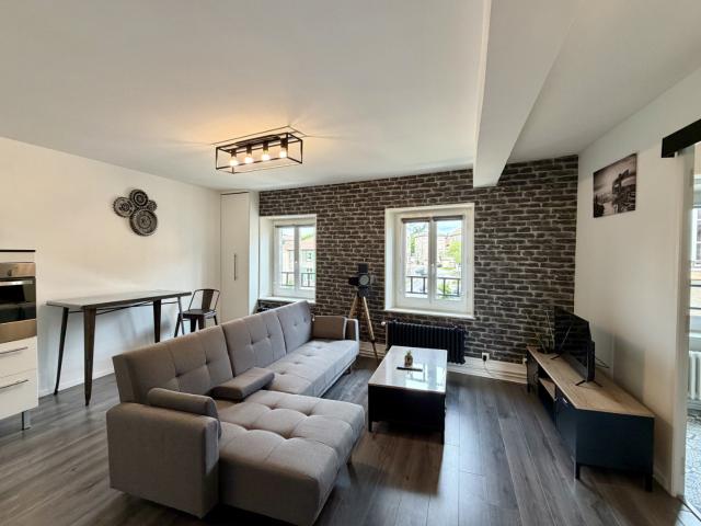 Appartement T3 traversant et entièrement rénové en plein cœur de Soucieu en Jarrest