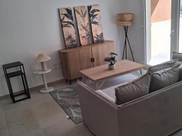 APPARTEMENT T3 EN RDC AVEC TERRASSE ET PARKING