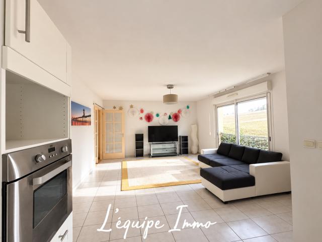 Appartement T3 environ 66 m2 avec balcon