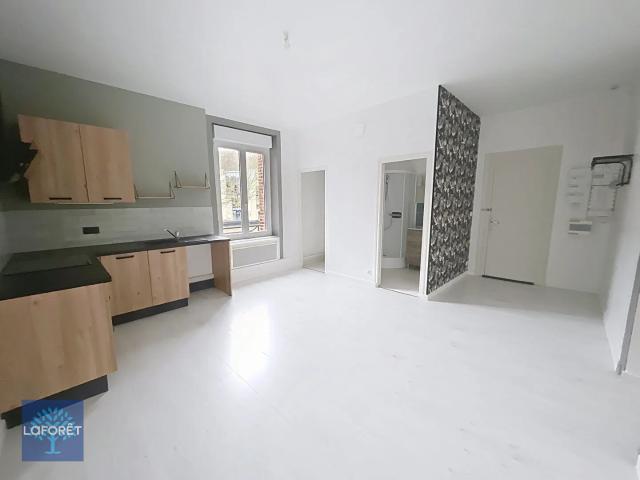 Appartement T3 FOUGERES à louer