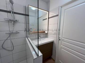 APPARTEMENT T3 GARAGE, JARDIN ET TERRASSE VUE ALPILLES
