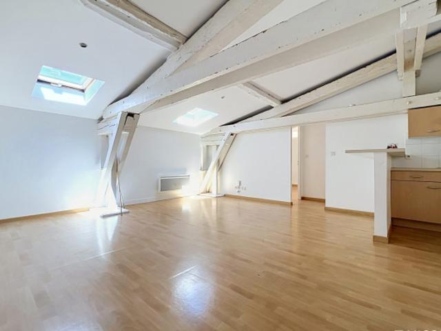 Appartement T3 lumineux à Bordeaux centre