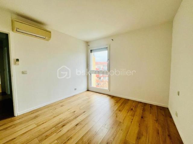 Appartement T3 lumineux climatisé 2 loggias – Garage & cave – Perpignan