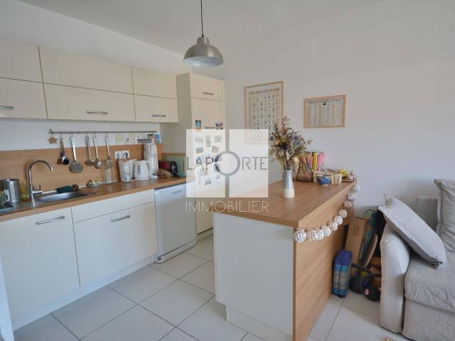 Appartement T3 meublé 63 m² rénové Reignier centre ville, pr