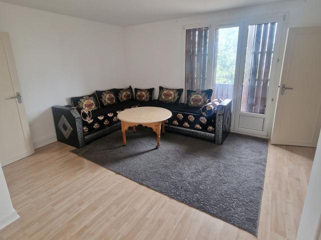 Appartement T3 meublé de 57 m² avec balcon 2 chambres, parking et cave