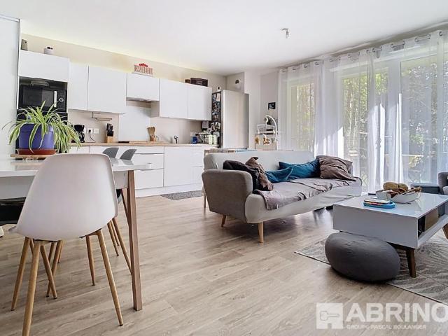 Appartement T3 moderne avec terrasse à Lille Hellemmes