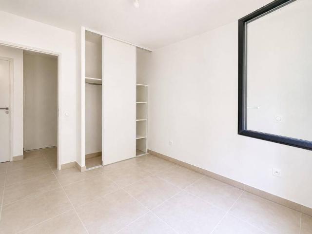 Appartement T3 neuf avec balcon et parking à Uzès