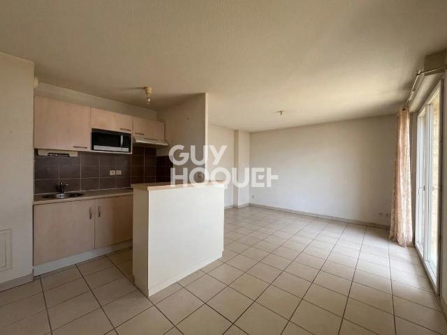 APPARTEMENT T3 NON MEUBLÉ PARKING BALCON PISCINE