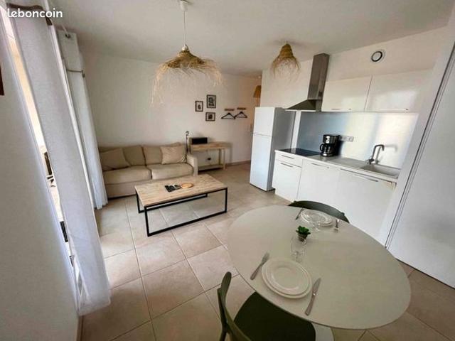 Appartement T3 pied dans l'eau, piscine, parking