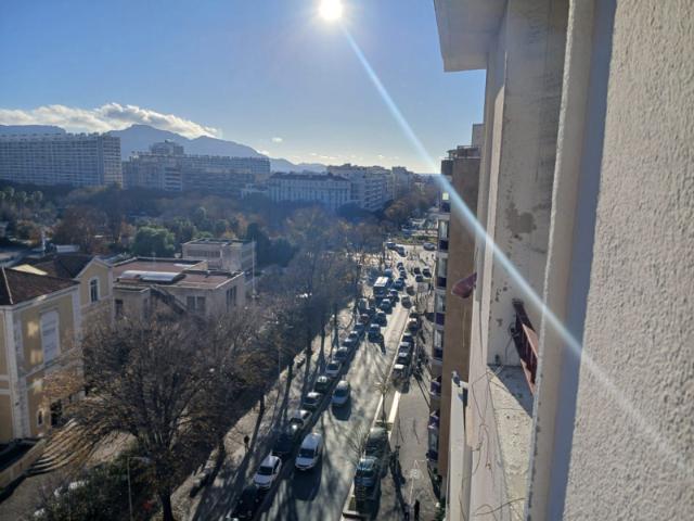 Prado Appartement T3 climatisé avec vue sur stade velod