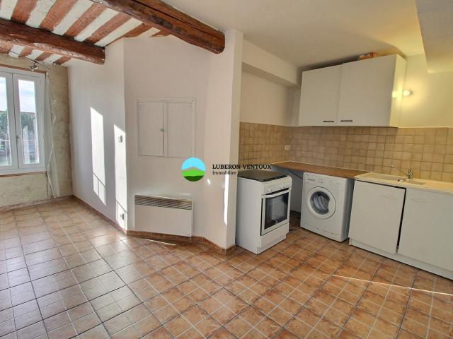 Appartement T3 première étage petite co propriété de 3 lots