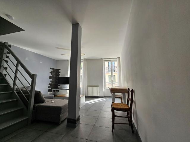 Appartement T3 près de MENNECY à louer