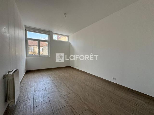 Appartement T3 près de BRESLES à louer