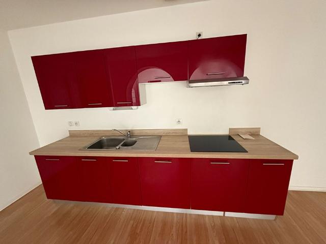 Appartement T3 près de LES EPARRES à louer
