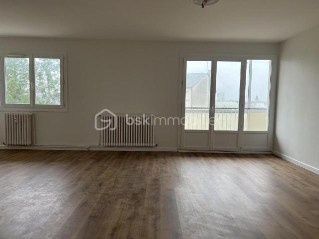 Appartement T3 rénové – 71 m² – Terrasse, garage & cave – Châteauroux