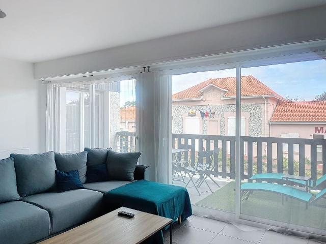 Appartement T3 rénové avec terrasse au centre de Messanges 68m² Messanges