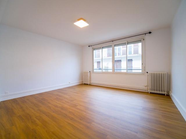 Appartement T3 rénové avec extérieur en centre ville d'Aire sur l'Adour