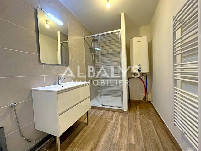 Appartement T3 rénové avec grand séjour de 45 m² et extérieur