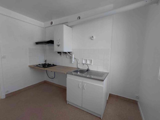 APPARTEMENT T3 RENOVE AVEC JOLIE VUE DEGAGEE + BALCON + CAVE A TAIN L'HERMITAGE