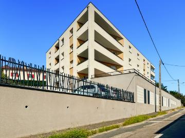 Appartement T3 récent, Ascenseur Climatisé avec balcon et Pa