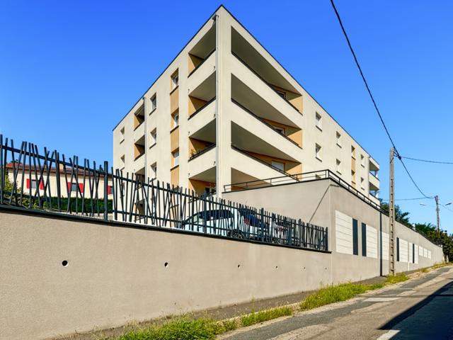 Appartement T3 récent, Ascenseur Climatisé avec balcon et Pa