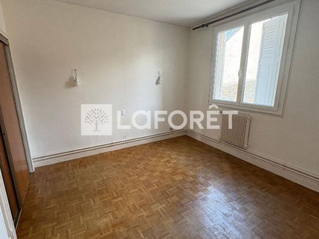 Appartement T3 RIOM ES MONTAGNES à louer