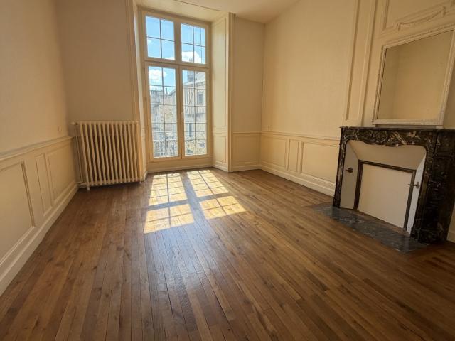 APPARTEMENT T3 RUE ARSENE ORILLARD