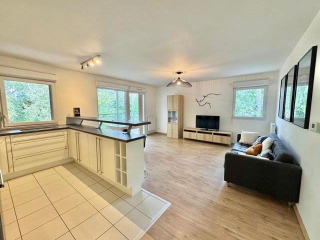 Appartement T3 sans vis à vis dans résidence arborée avec balcon et 2 parkings