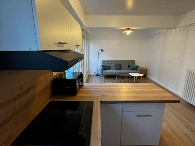 Appartement T1 25m2 à louer Courbevoie Agestis Immobilier