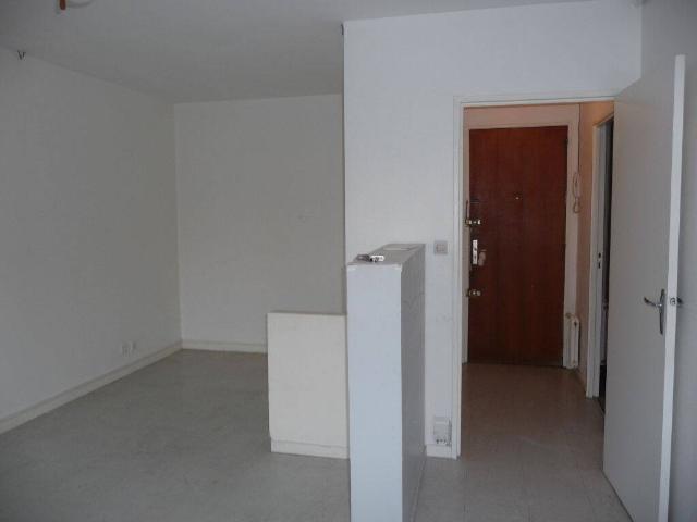 Appartement T1 33 m² en location à HÉROUVILLE ST CLAIR