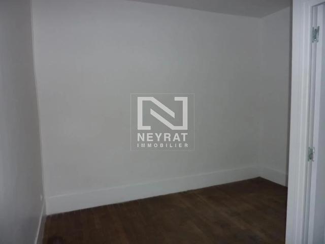 APPARTEMENT T1 A LOUER AUTUN CENTRE VILLE 27.5 m2 340 € charges comprises par mois: Immobilier AUTUN | Neyrat Immobilier