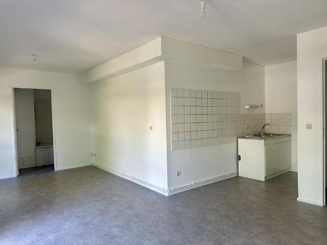APPARTEMENT T1 A LOUER ECHIROLLES