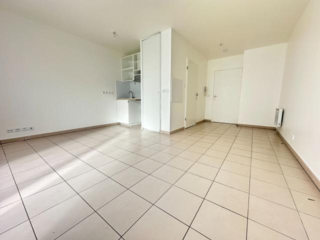 Appartement T1 à louer en rez de chaussée à Savigny le Temple Exclusivité Guy Hoquet