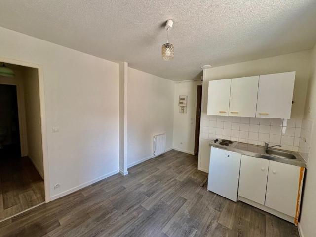 APPARTEMENT T1 BIS A LOUER A ROANNE HYPER CENTRE