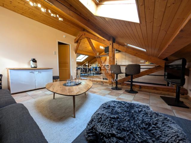 Appartement T1 bis avec place de parking Péron