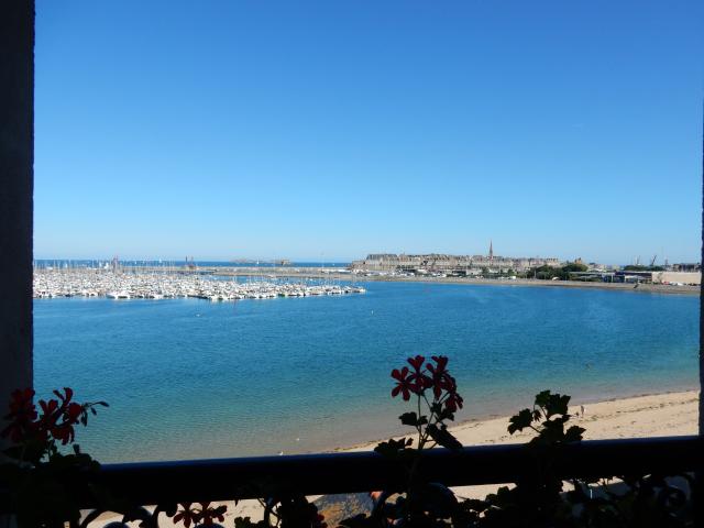 APPARTEMENT T1 BIS VUE MER A ST SERVAN