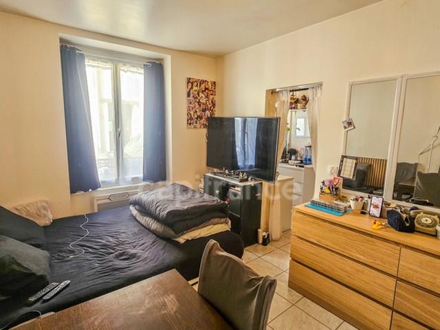 Appartement T1 en bon état avec place de parking privative à vendre 1 pièces ETRECHY 91