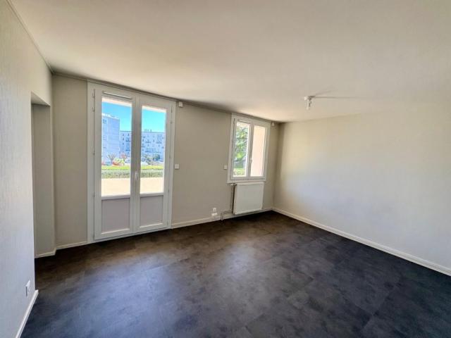 APPARTEMENT T1 E/SOL A LOUER A ROANNE HOPITAL