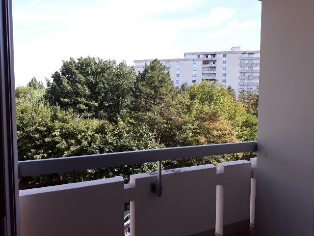 Appartement T1 équipé, balcon et parking