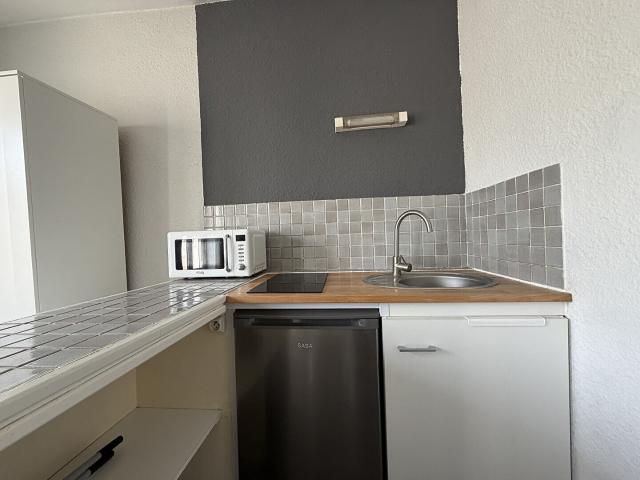 Appartement T1 meublé à louer à Reims, 2ème étage